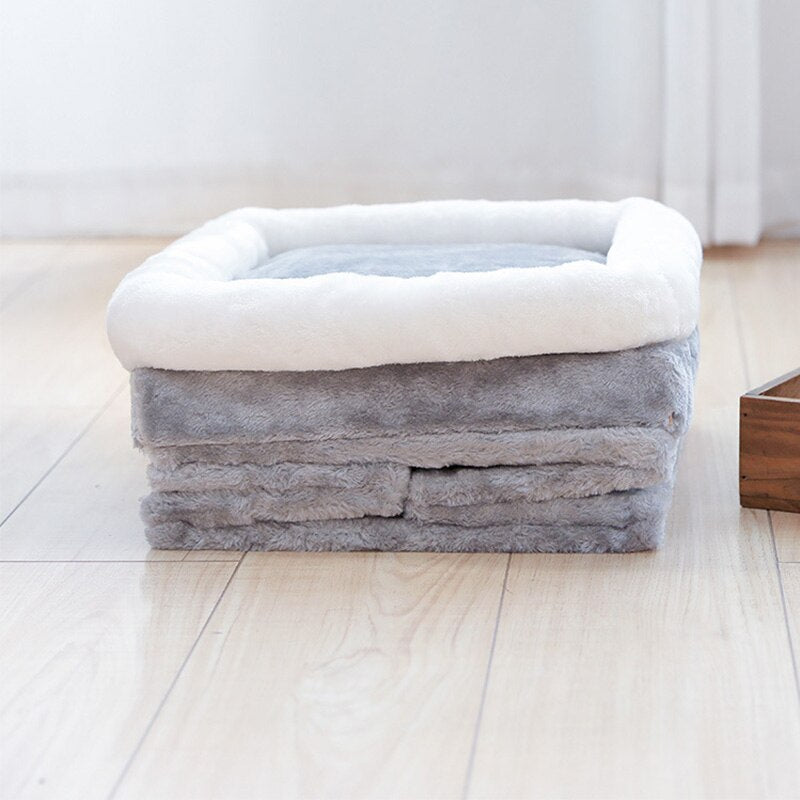 A display image Snugglebugsupply's Pet House Bed