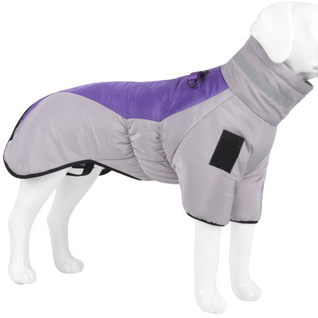 Pet dressed in a thickened reflective cloth, ideal for winter walks and improved nighttime safety.