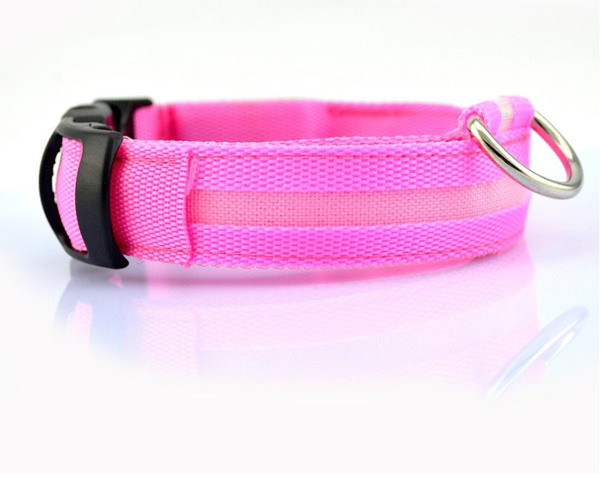 A display image of snugglebugsupply's Pet Luminous Glow collar and Leach