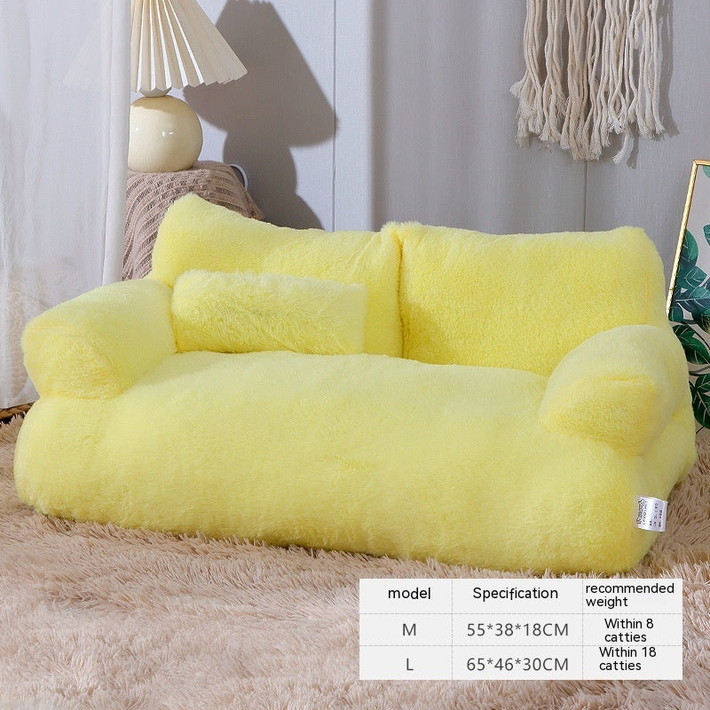 A display image of the Snugglebugsupply's Luxury Winter Sofa Cat Bed