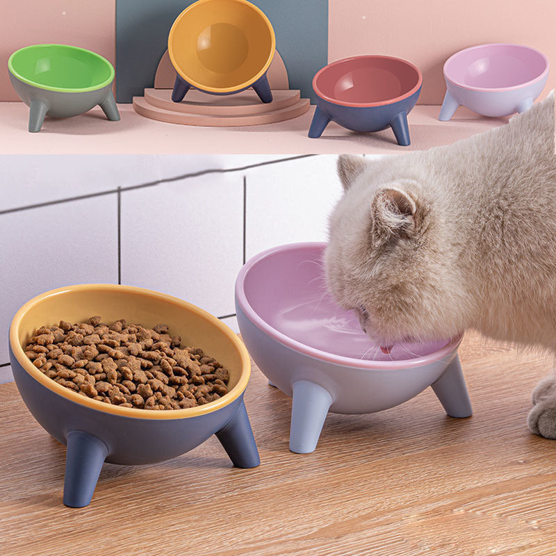 A display of a pet eating and drinking from snugglebugsupply Nordic Pet Feeder